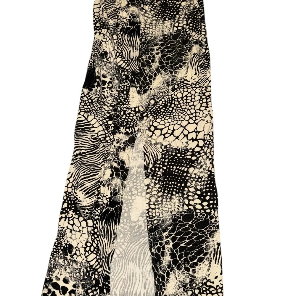 ASOS Black and Cream Patterned Maxi Skirt - Picture 3 of 3